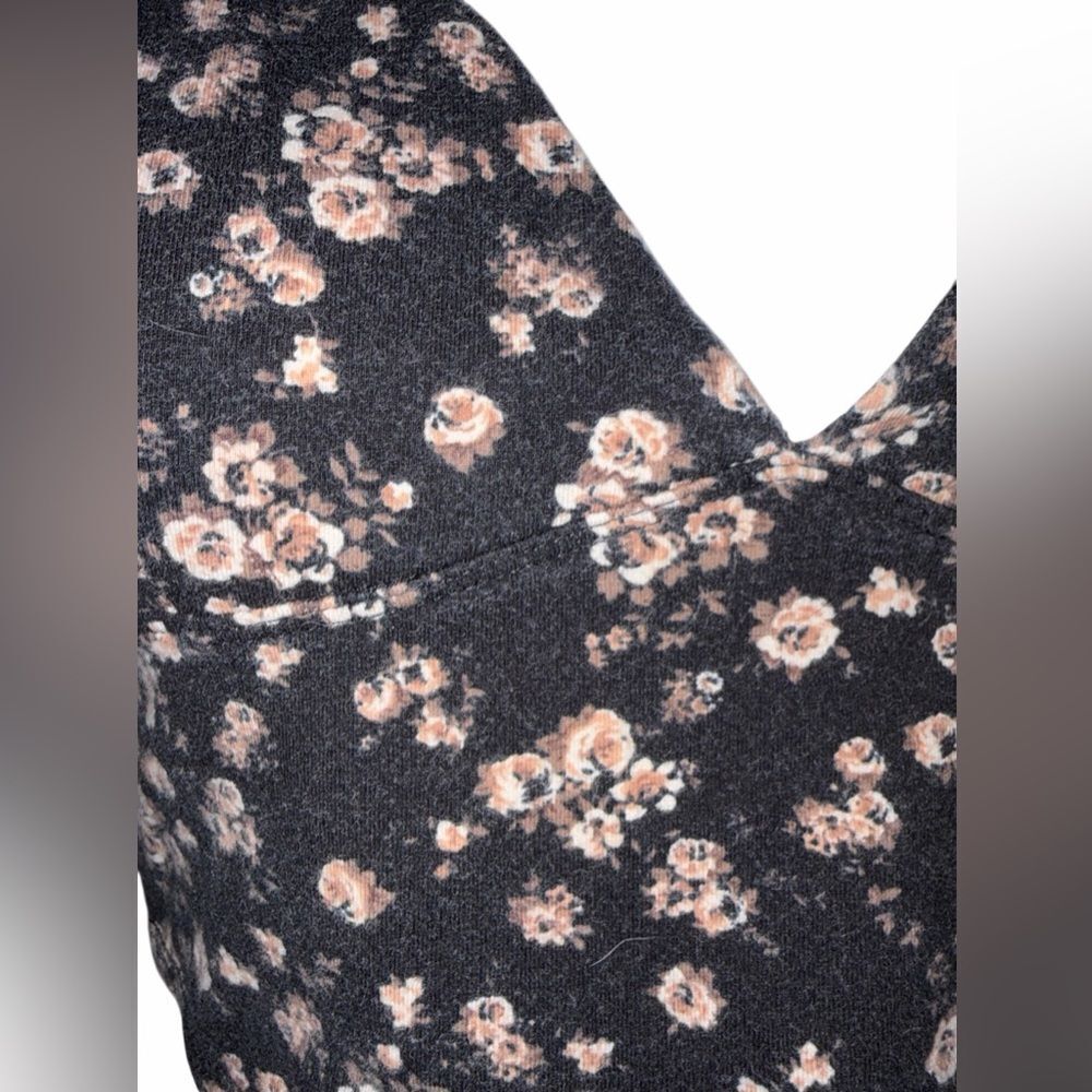 Forever 21 Floral Black Crop Top Large - Picture 3 of 3